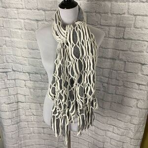 Women’s winter scarf grey with white raised textured pattern and end fringe